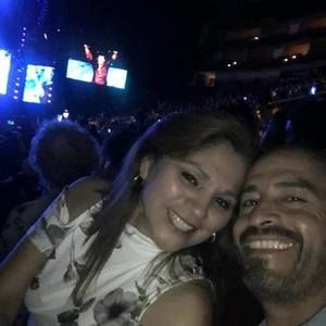 Meet your Posher, Gloria